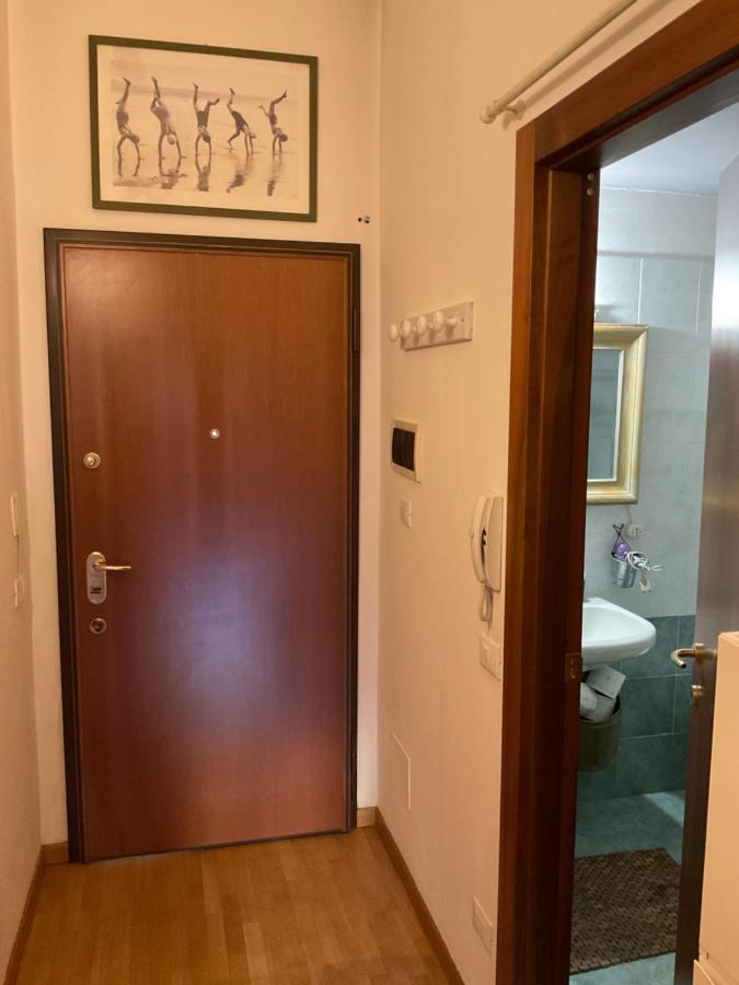 Appartement Isolab: Monolocale In Zona Isola à Milan Extérieur photo